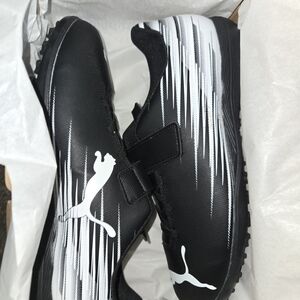 Puma Attacanto II Kids Black and White Soccer Turf Cleats New In Box. Size 6.5